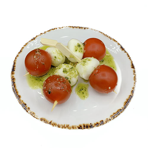 Tomaat mozzarella spiesjes