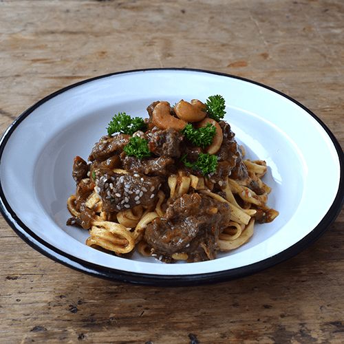Sticky beef noodles