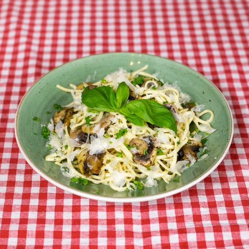 Spaghetti mushroom and truffle (vegetarian)
