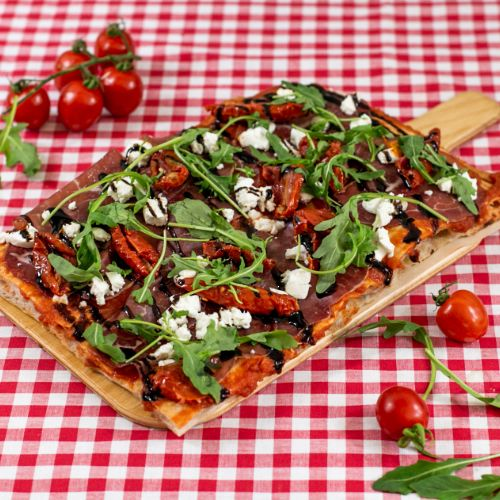SUGO pizza bresaola and goat cheese