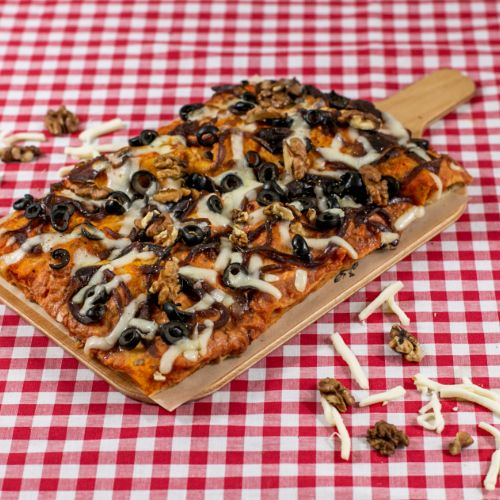 SUGO pizza caramelized onion and walnut