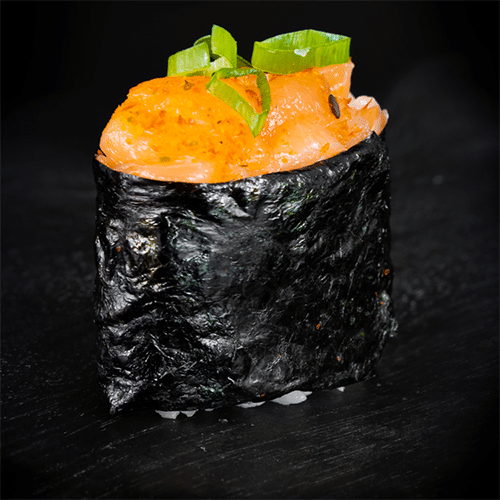 Gunkan spicy salmon