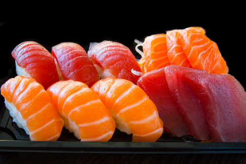 Sake tuna mix (12 stuks)