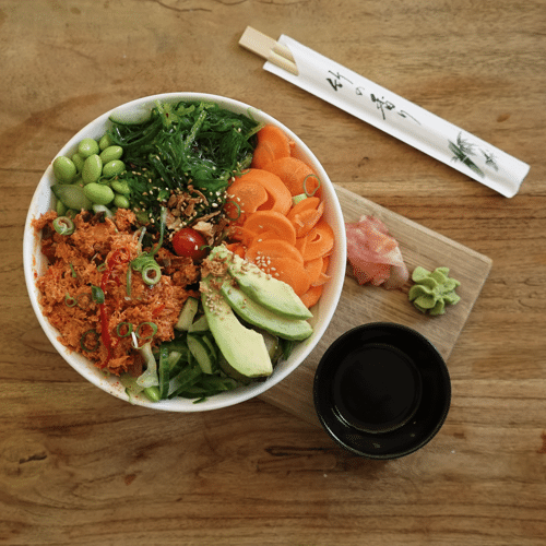 Spicy tuna poké bowl