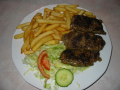 Kleine schotel adana kebab