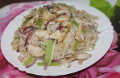 Shaked noodles with chicken / Pho xao ga