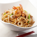 Gebakken seafood udon