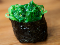 Chuka wakame gunkan