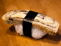 Tamago nigiri