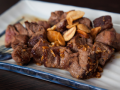 Beef tenderloin with garlic