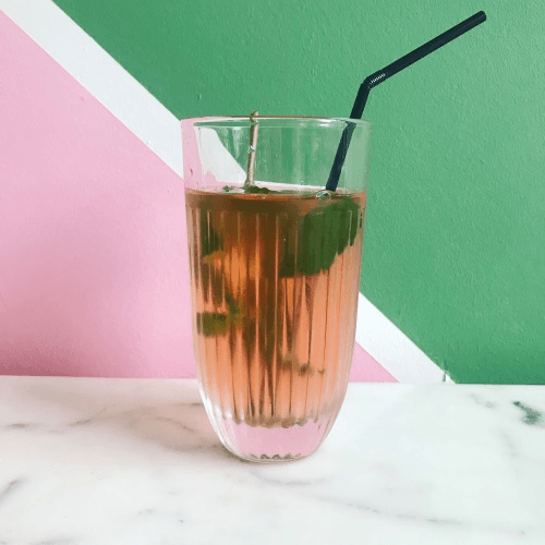 Homemade aardbei en munt limonade
