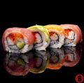 Uramaki rainbow roll