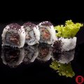 Uramaki tuna tartar roll