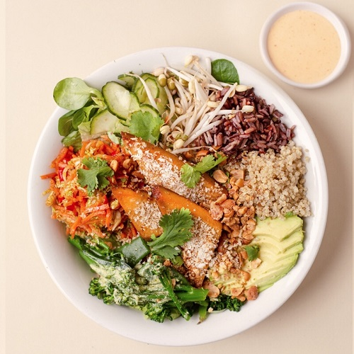Spicy Tofurama salad (vegetarian)