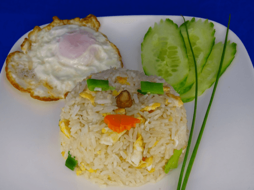 Khaw pad chai daw