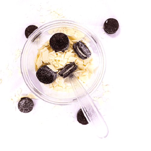Yogurt with Oreo and white chocolate