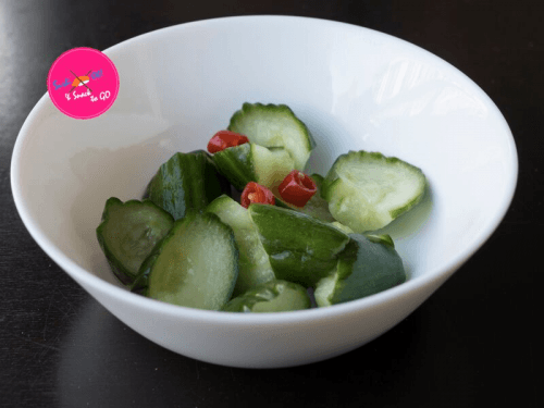 Zoetzure komkommer salade