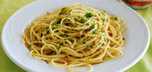 Pasta aglio e olio e peperoncino