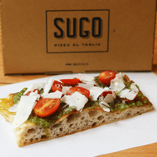 Pizza pesto and tomato