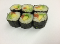 Hosomaki sake avocado maki