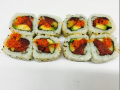 Uramaki spicy maguro roll
