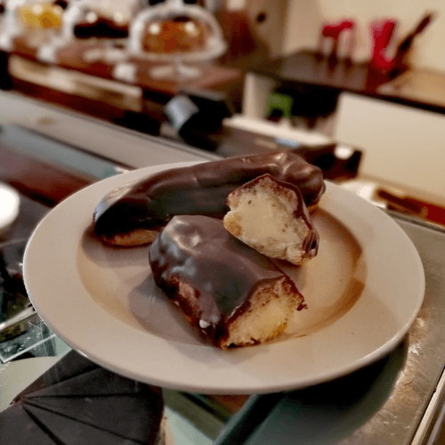 Vanilla eclair