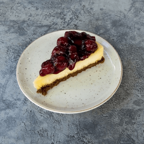 Cheesecake with cherries