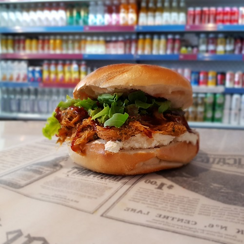 Bagel with pulled chicken