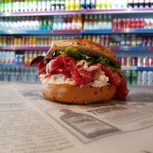 Bagel with rib-eye carpaccio