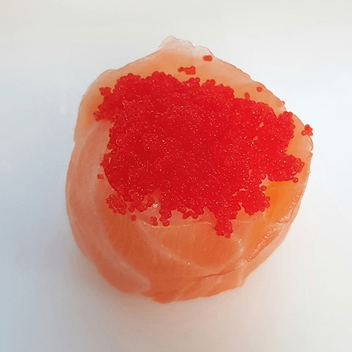 Salmon masago nigiri