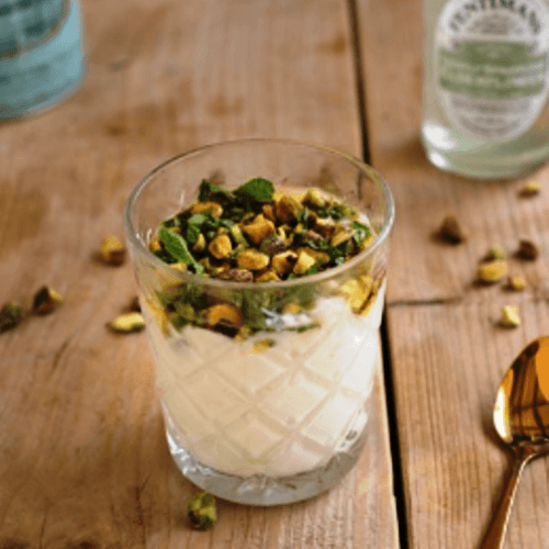 Hangop with pistachio