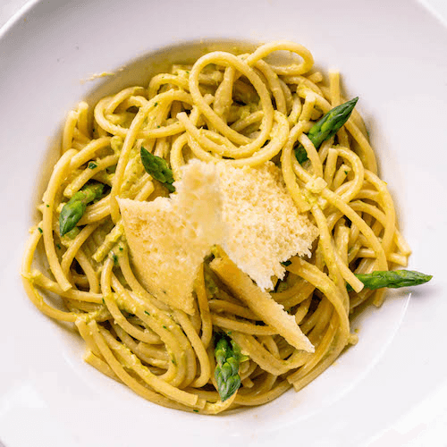Bucatini rotti con crema di asparagi e pistacchio