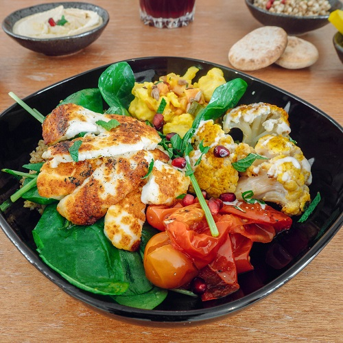 Grilled halloumi salad