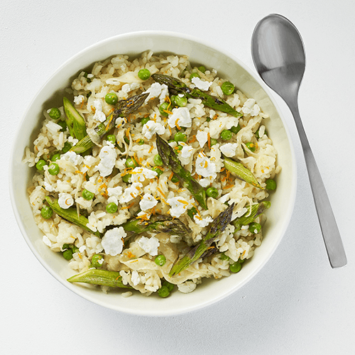 Fennel risotto with orange, green asparagus and goat cheese