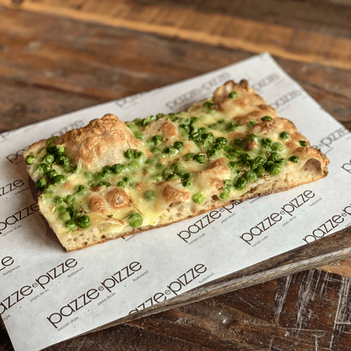 Pizza slice mozzarella bianco