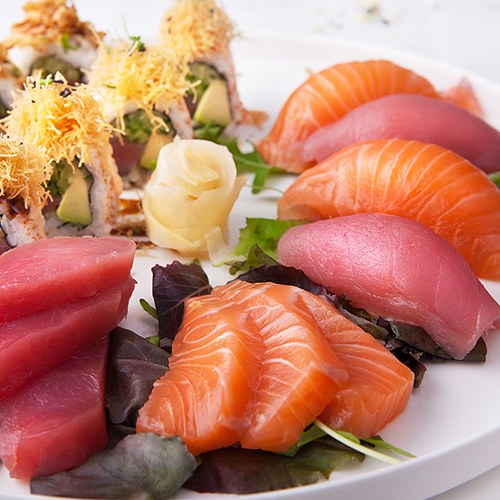 Chef's selectie van sashimi, sushi en nigiri
