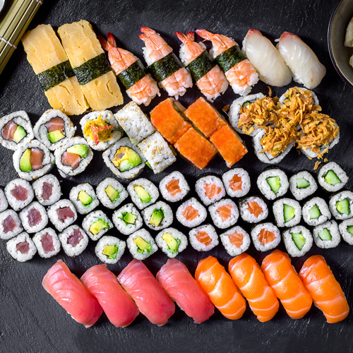 L sushi box