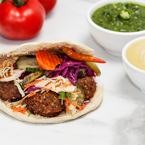 Homemade falafel broodje