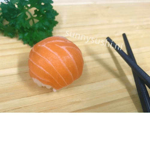 Sake boll sushi