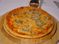 Pizza quattro formaggio, 32 cm