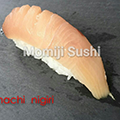 Geelvin makreel nigiri