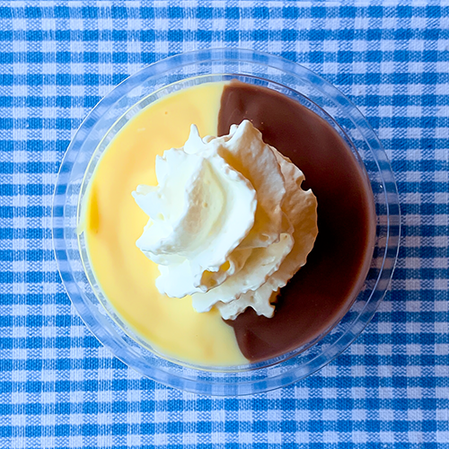 Dubbelvla with whipped cream
