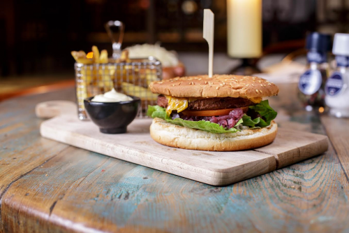 Beefburger with bacon and cheddar