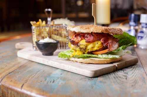 Beefburger with pulled pork and cheddar