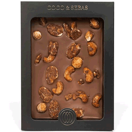 Chocolate tablet - plak melkchocolade met gekarameliseerde noten