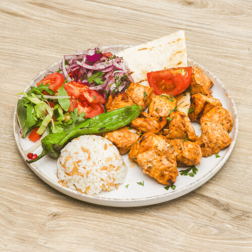 Tavuk sis kebab schotel
