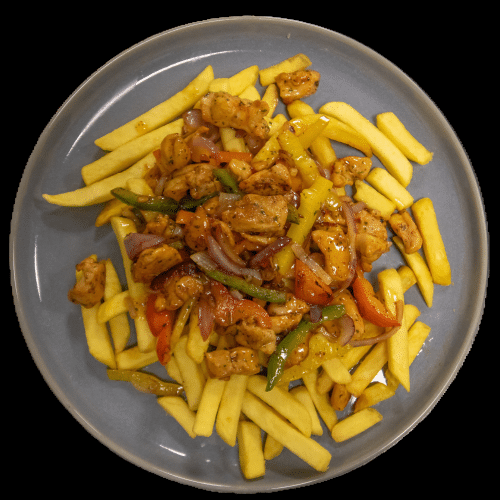 Friet met verse kipfilet, paprika en ui