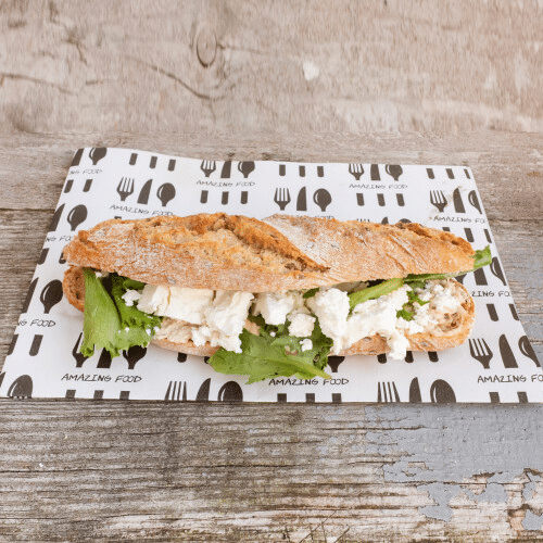 Broodje met baba ganoush en feta
