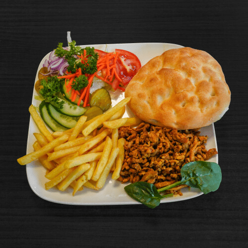 Lamsshoarma en kippenvleugels schotel