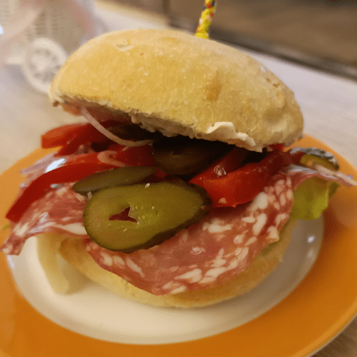 Broodje salami